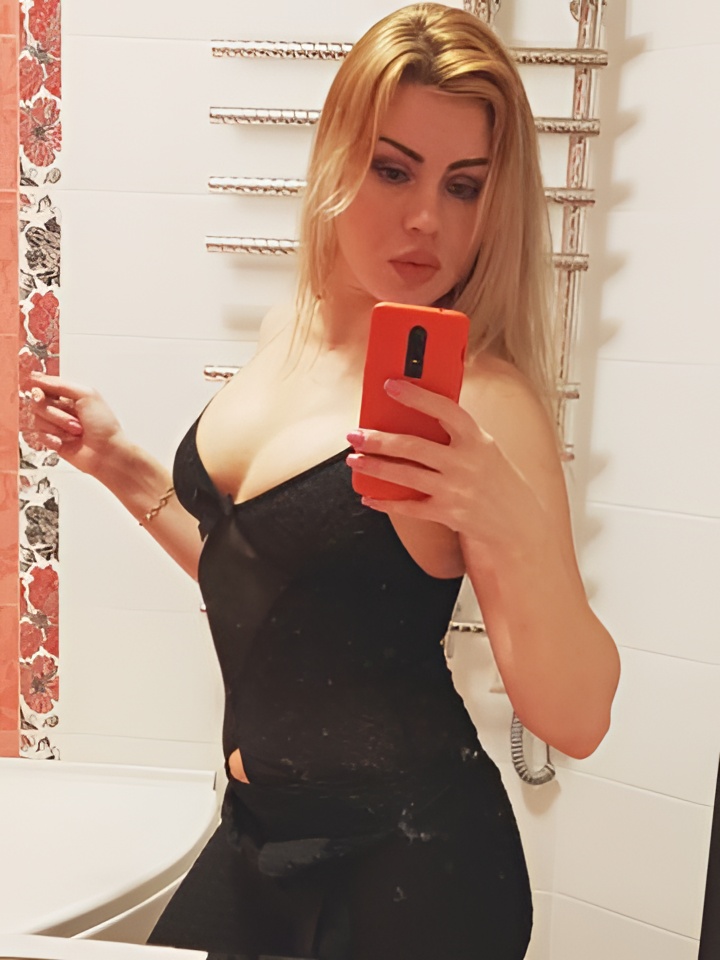 Каролина привлекальеная девушка из Дебальцева цена от 2000 руб