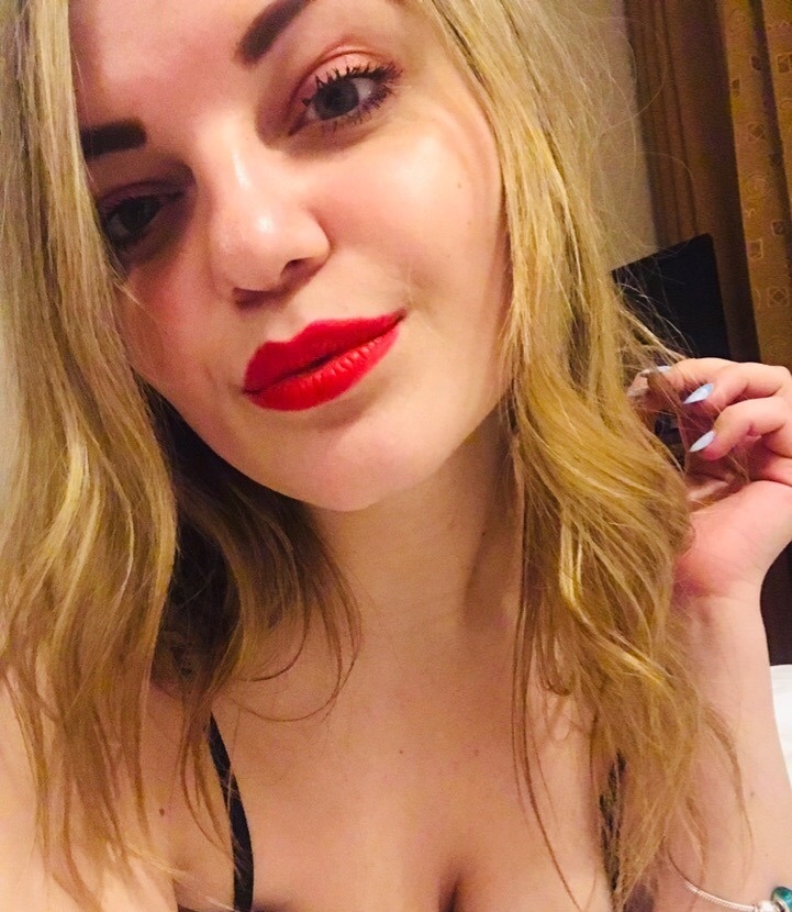 Надежда привлекальеная девушка из Дебальцева цена от 3500 руб