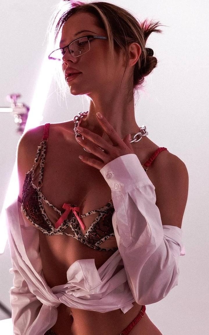 Мила привлекальеная девушка из Дебальцева цена от 6000 руб