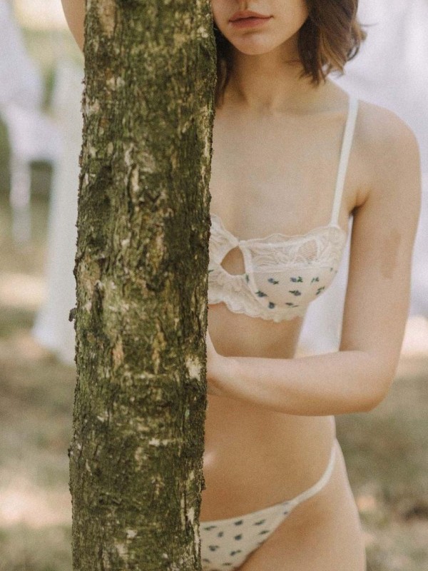 Санни привлекательная девушка из Дебальцева цена от 5000 руб